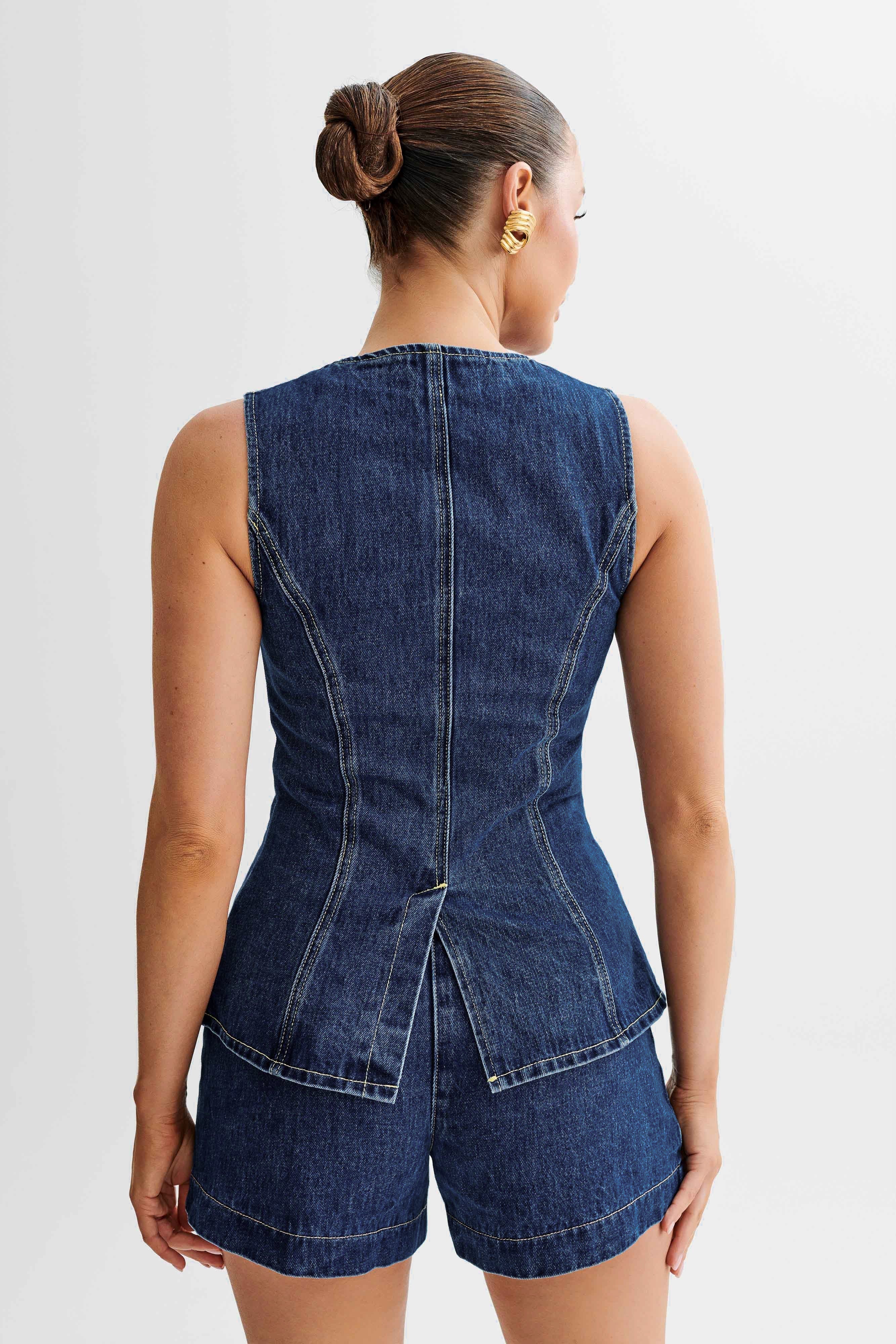 Set di jeans alla moda con bottoni