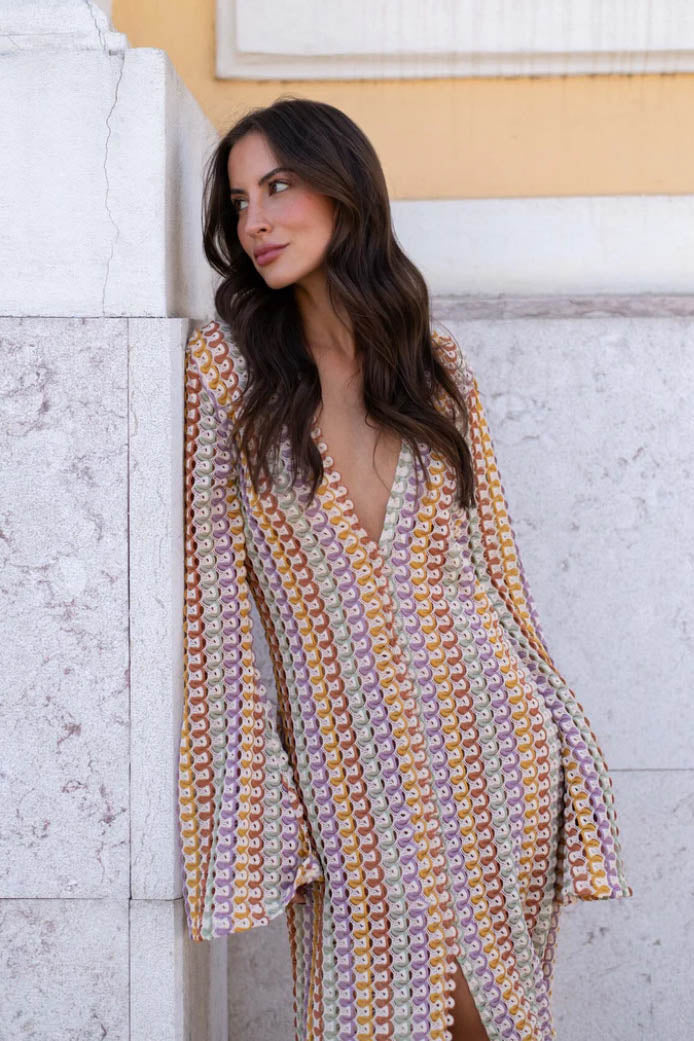 Vestito lungo bohémien con scollo a V, maniche a campana, motivo a onde a righe e crochet per vacanze in spiaggia