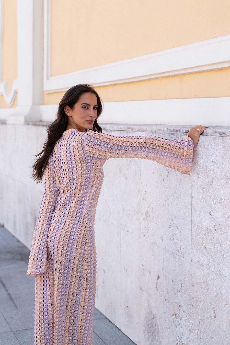 Vestito lungo bohémien con scollo a V, maniche a campana, motivo a onde a righe e crochet per vacanze in spiaggia