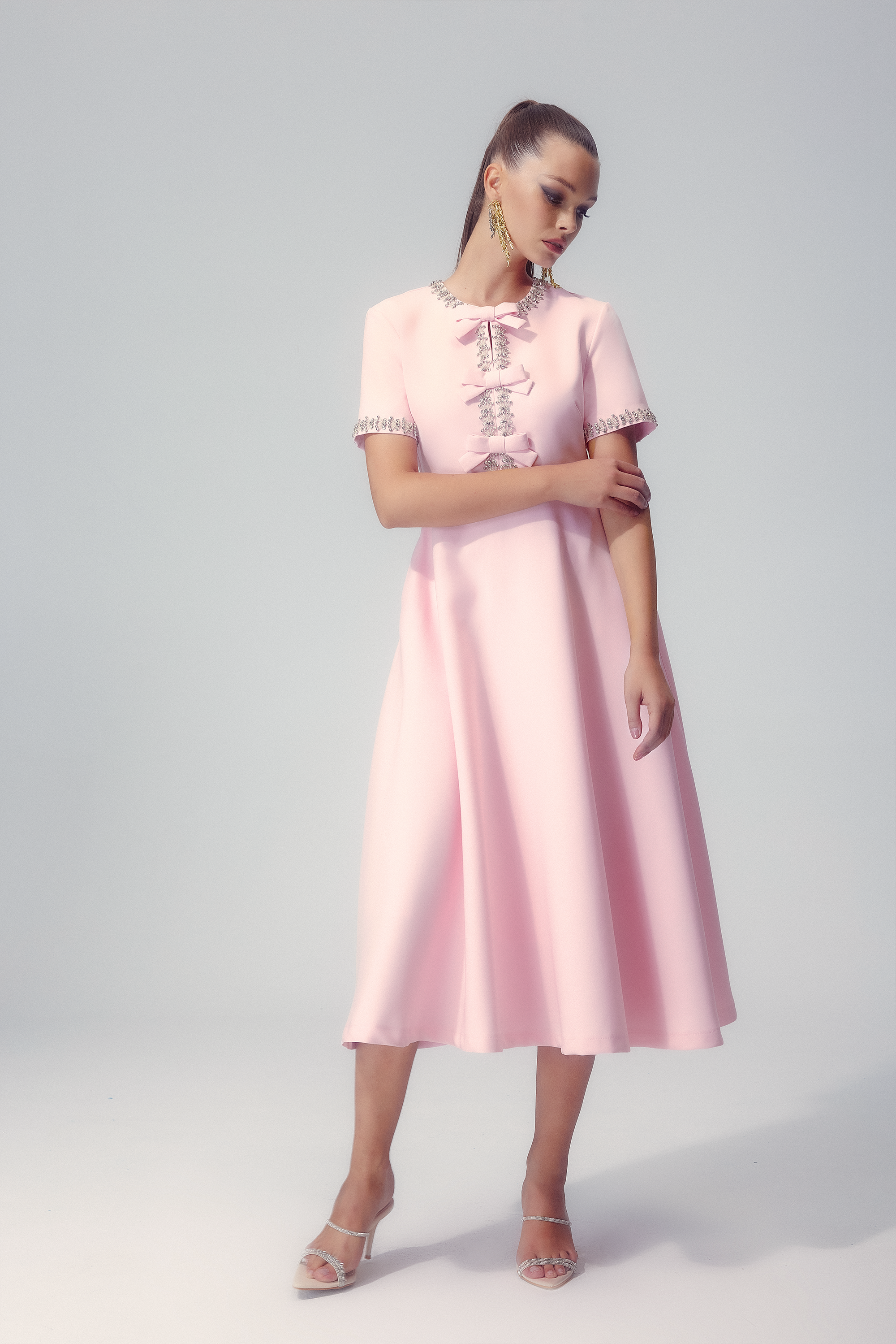 Vestito midi con fiocco Zoe e sterilgraniglie di cristallo