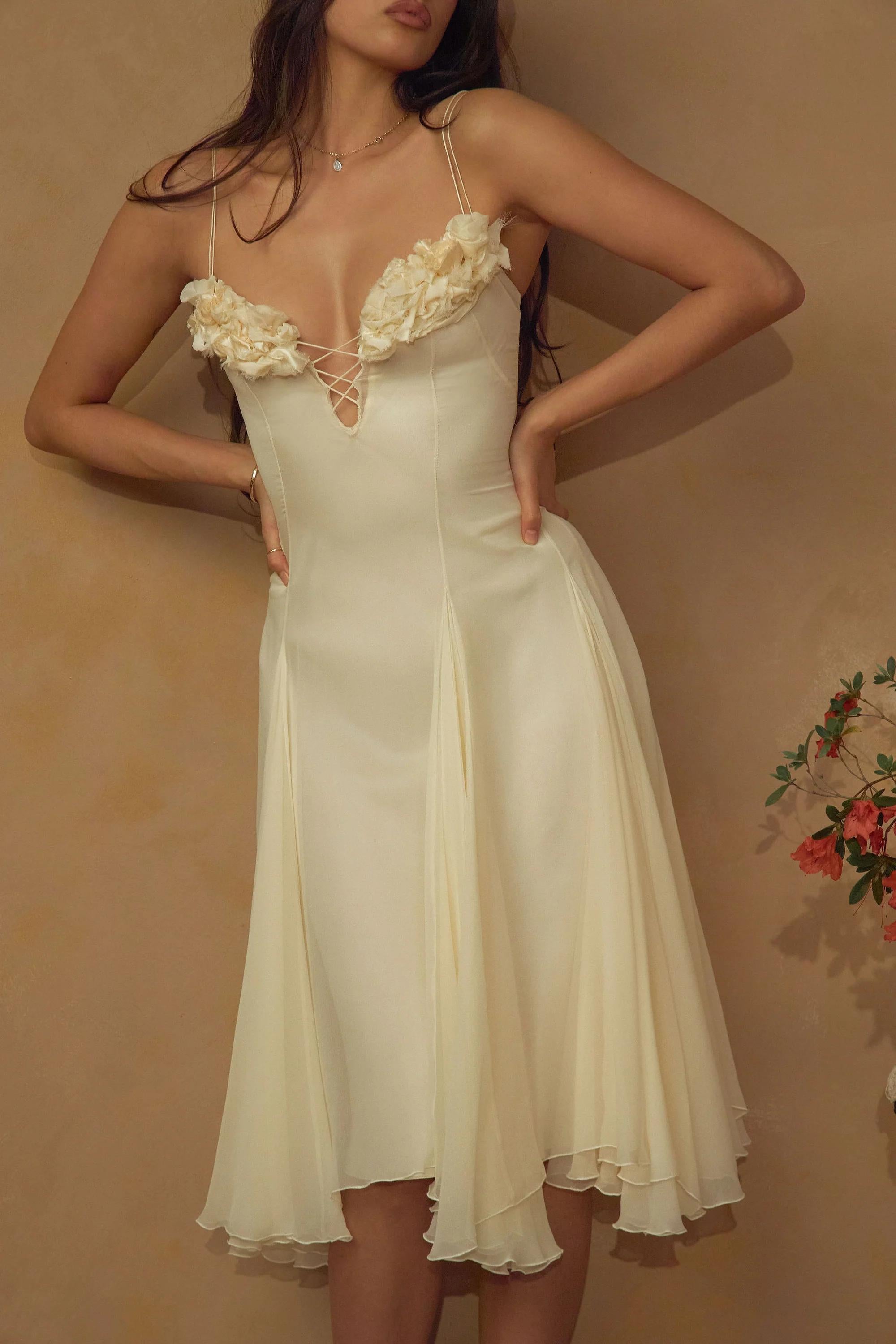 Vestito midi camicetta impreziosito con fiori