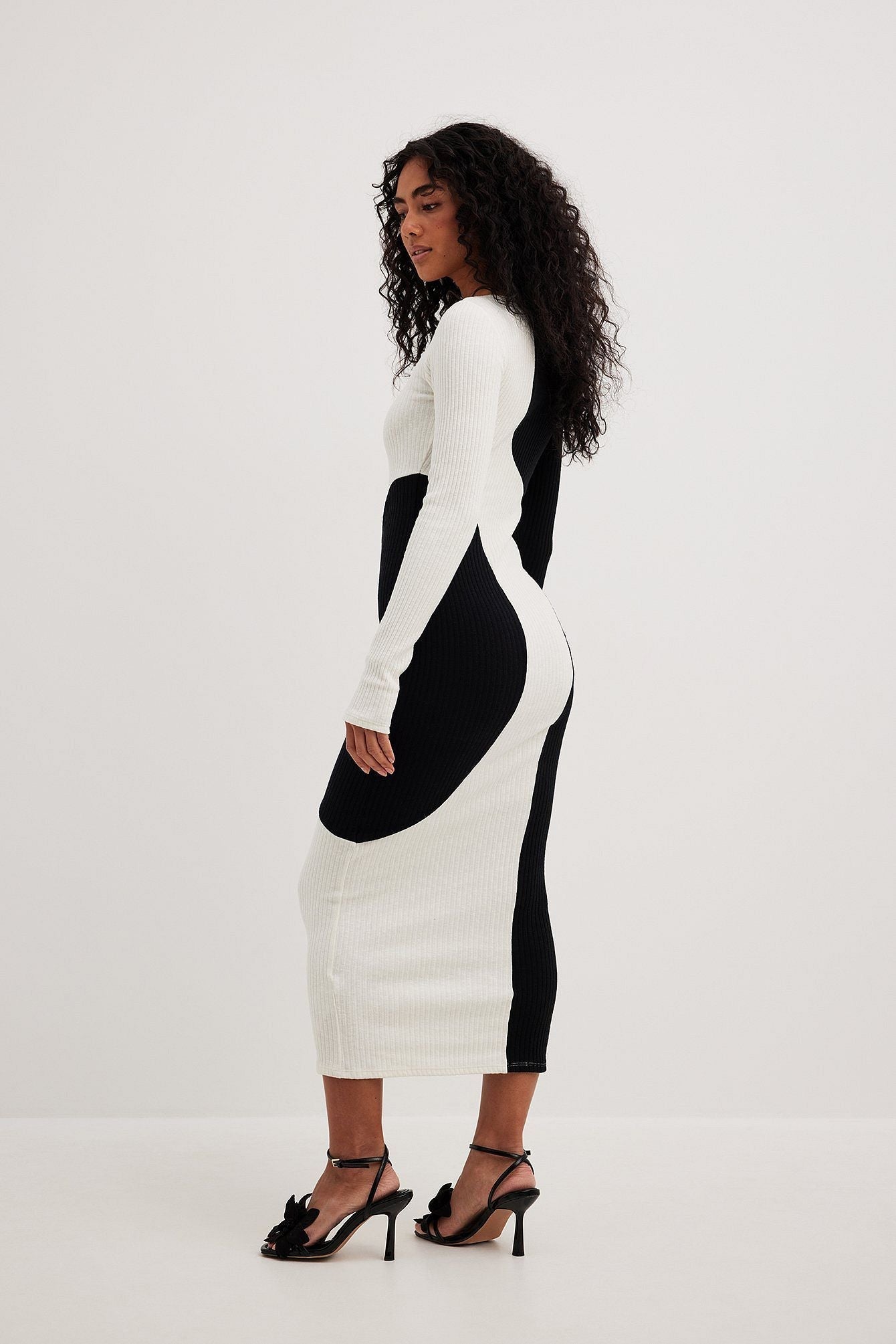 Vestito midi in maglia a clessidra contrastata Belen