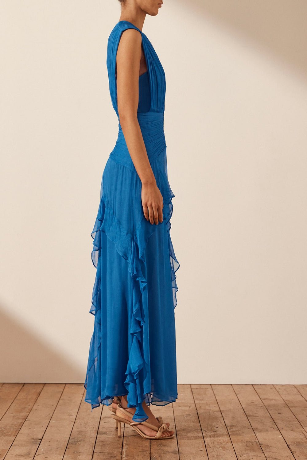Vestito lungo maxi plissettato con scollo rotondo e volant Eileen