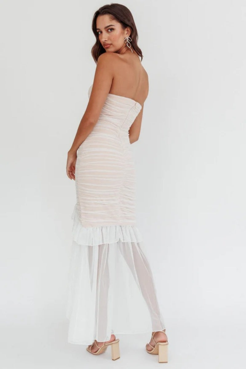 Vestito Midi in Mesh a Manica Spalla Scoperta con orlo Alto-Basso