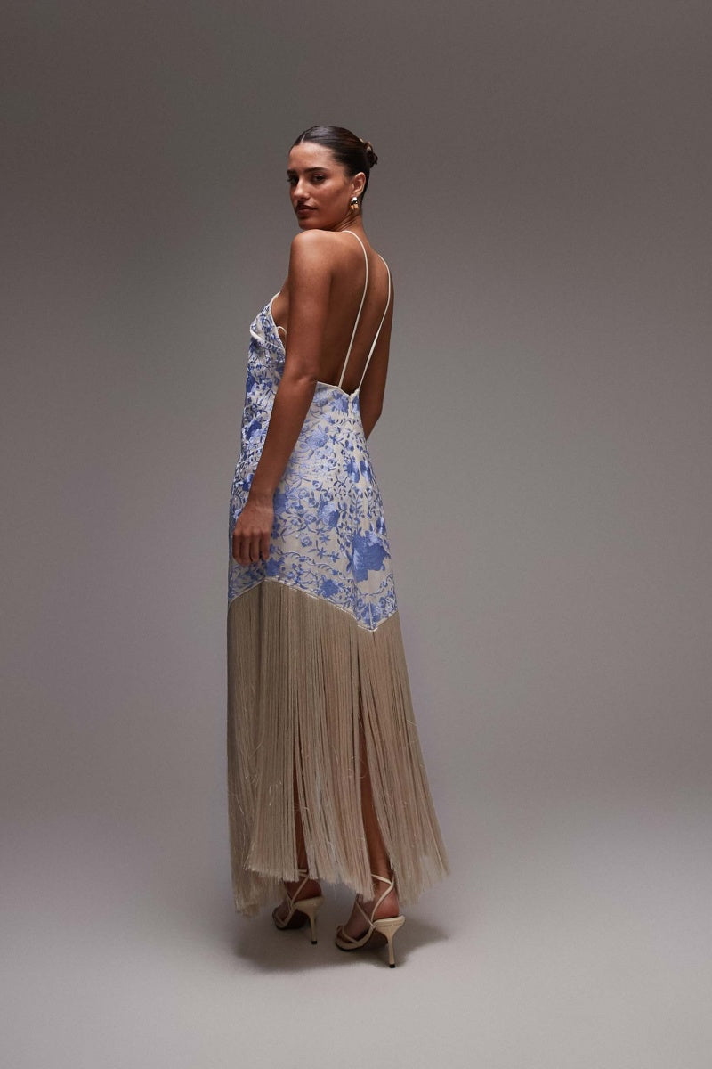 Vestito midi con gonna a nappe e scollo a halter