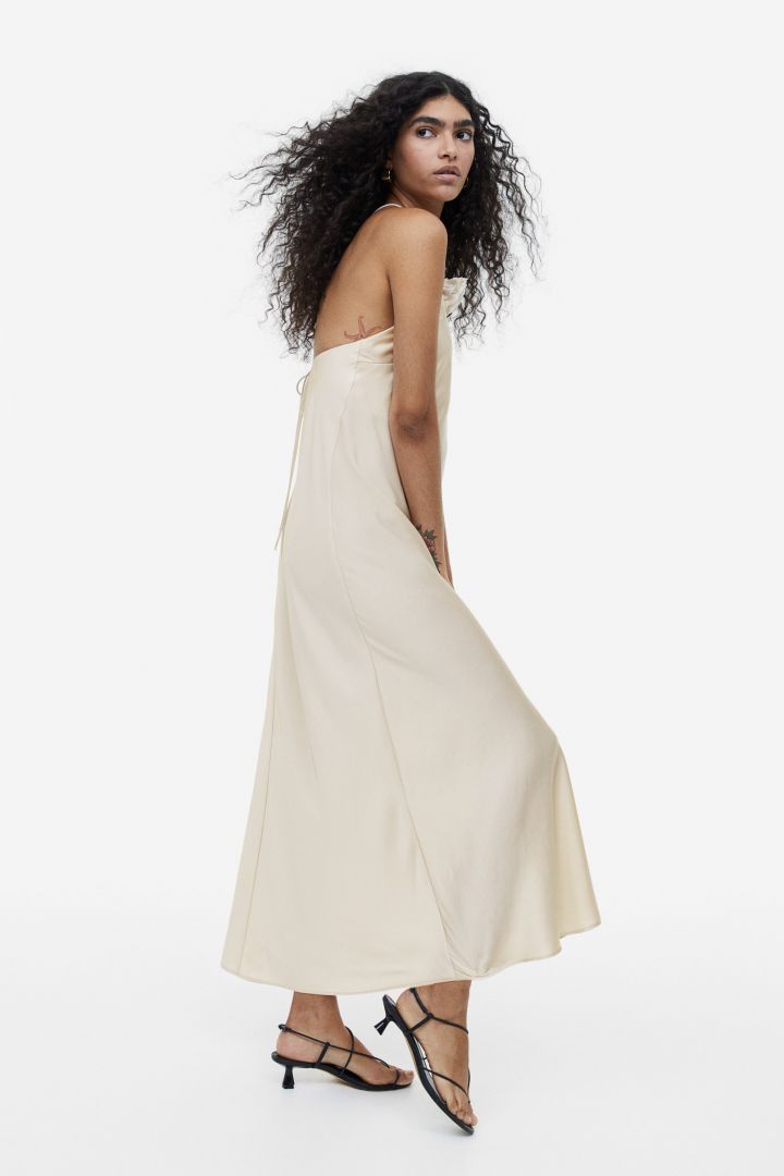 Vestito midi con scollo a collo alto rimovibile e fiore di Sia