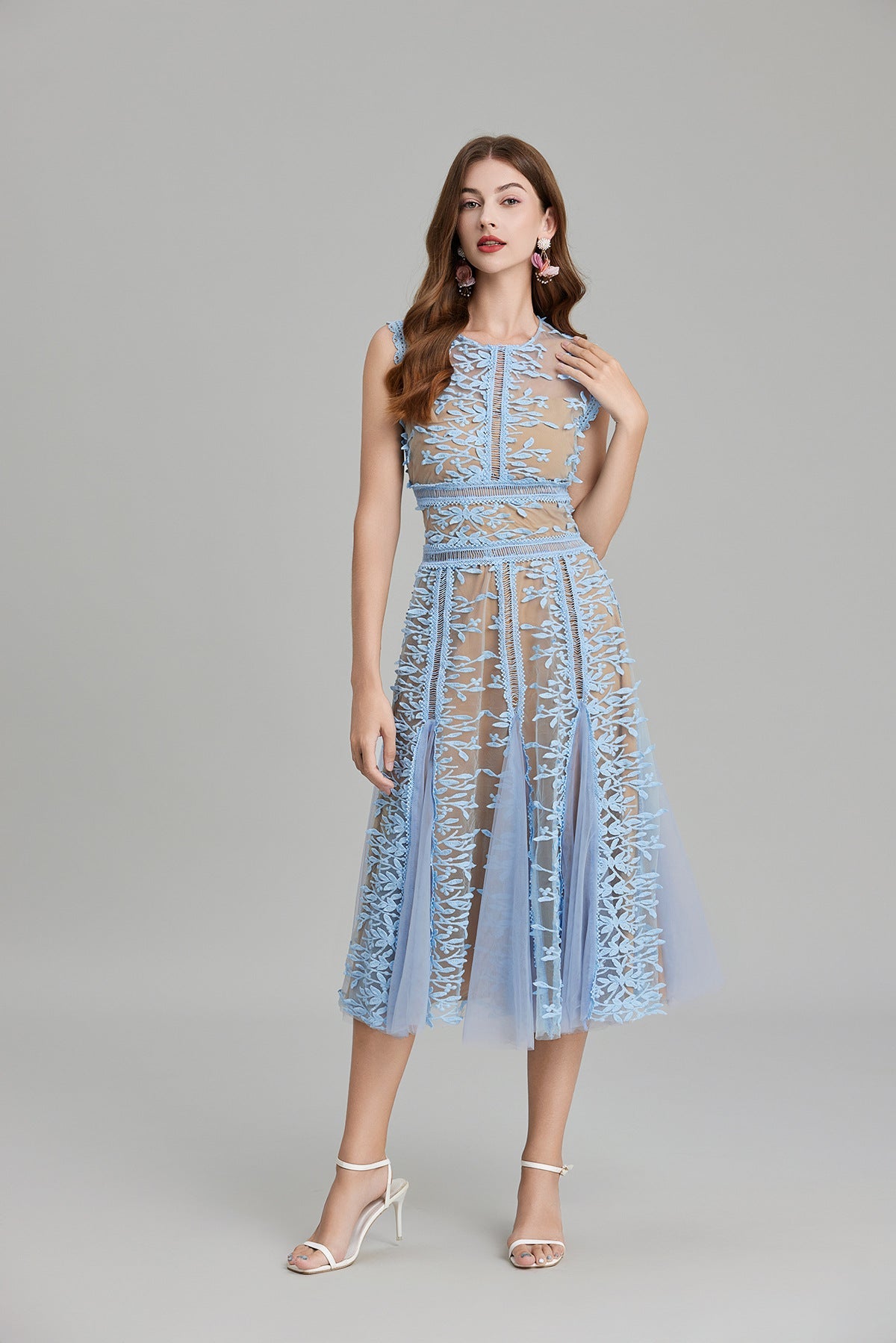 Vestito Midi in Pizzo con Collo Rotondo Maëlle Beige