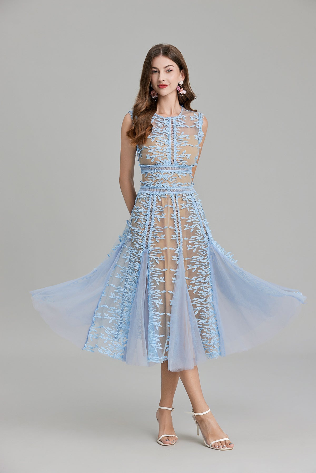 Vestito Midi in Pizzo con Collo Rotondo Maëlle Beige