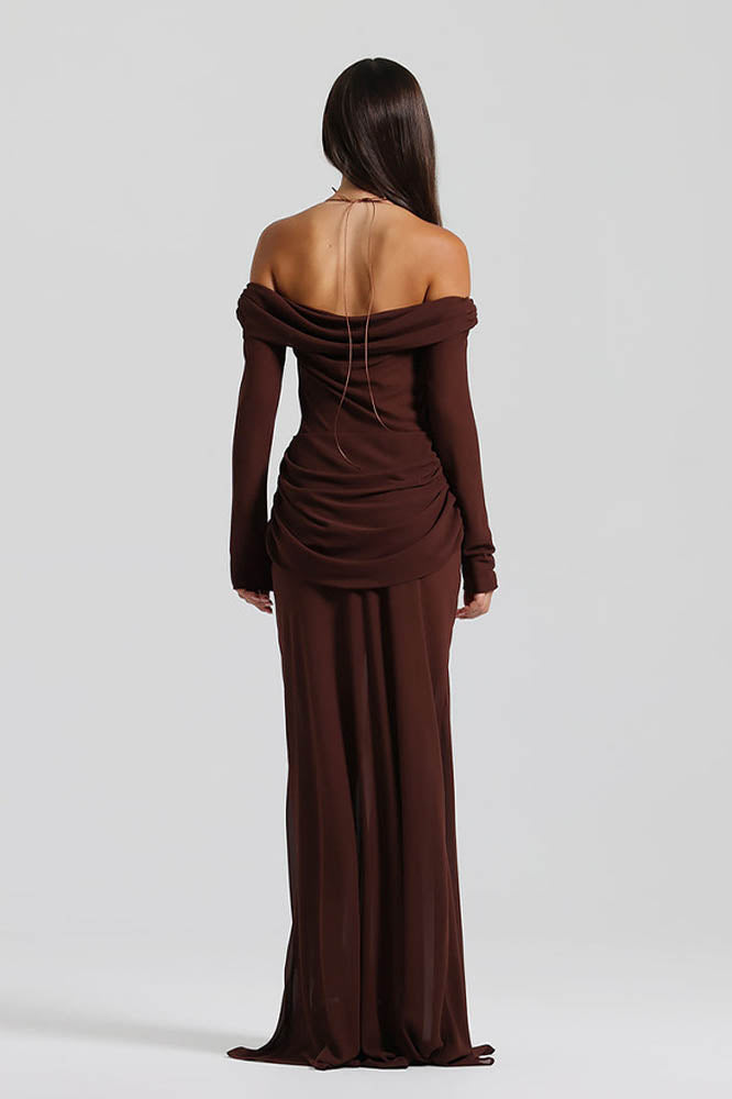 Vestito con scollo a spalle scoperte di grazia al chiaro di luna