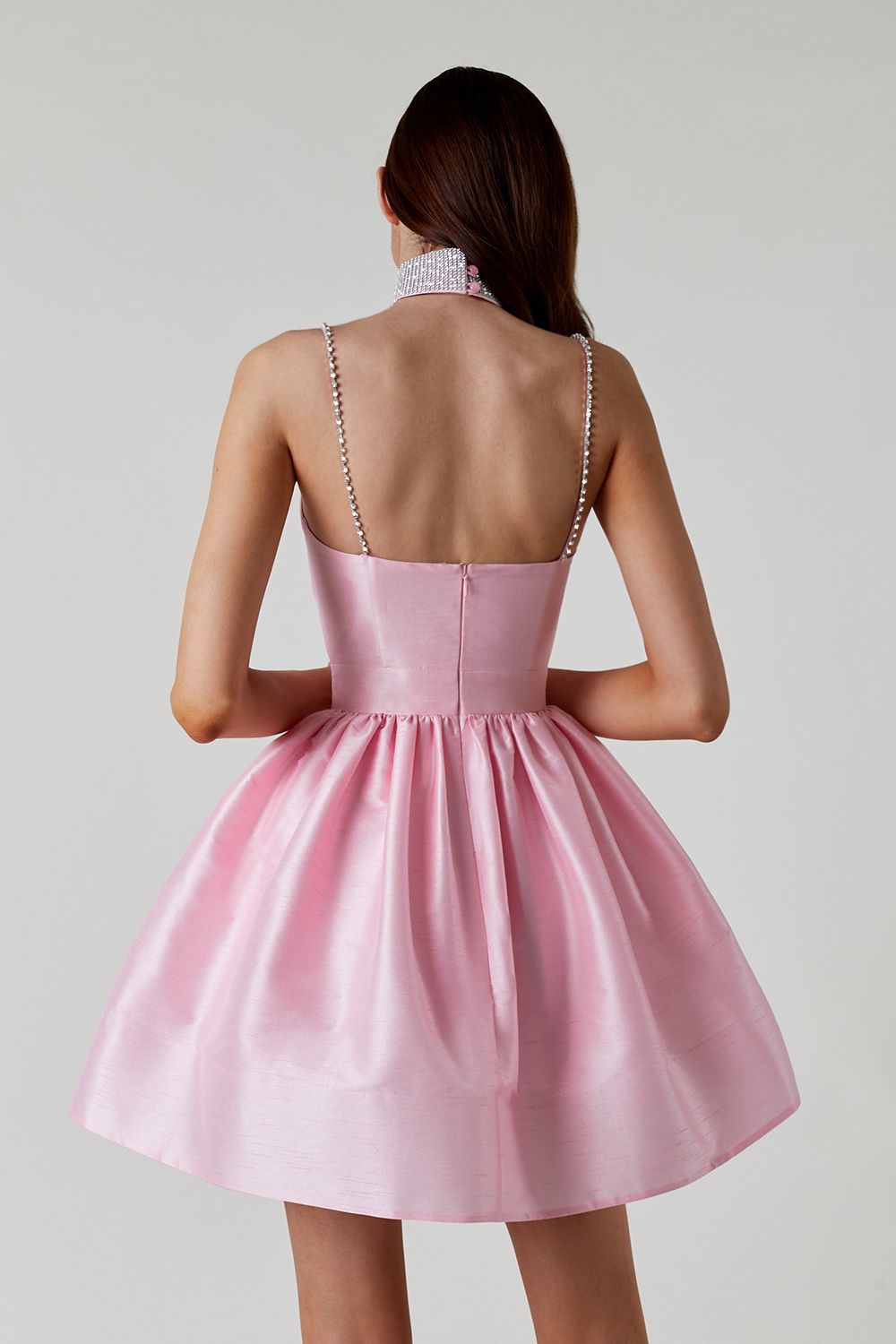 Vestito Mini Fluffy a Vita Alta con Pieghe e Riccioli