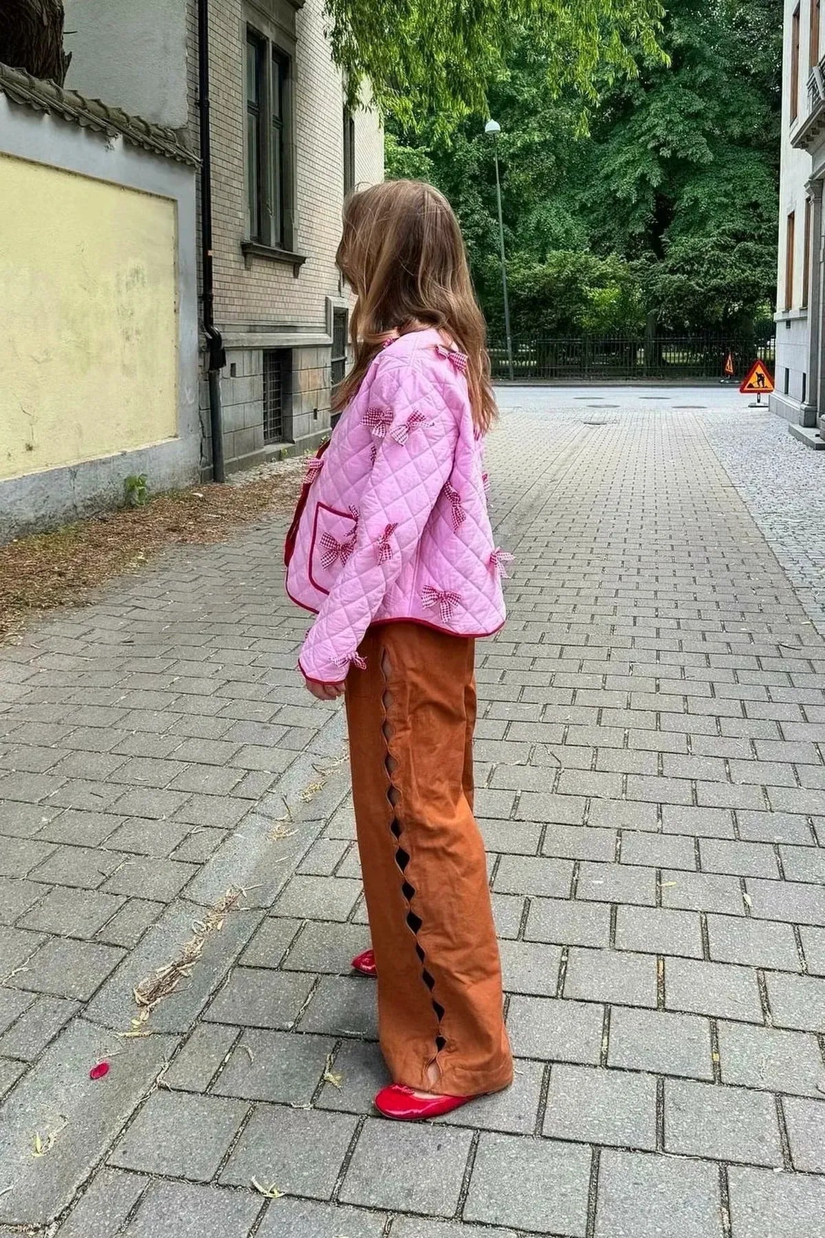 Cappotto senza maniche casual color solido con fiocco in tasca e collo a O