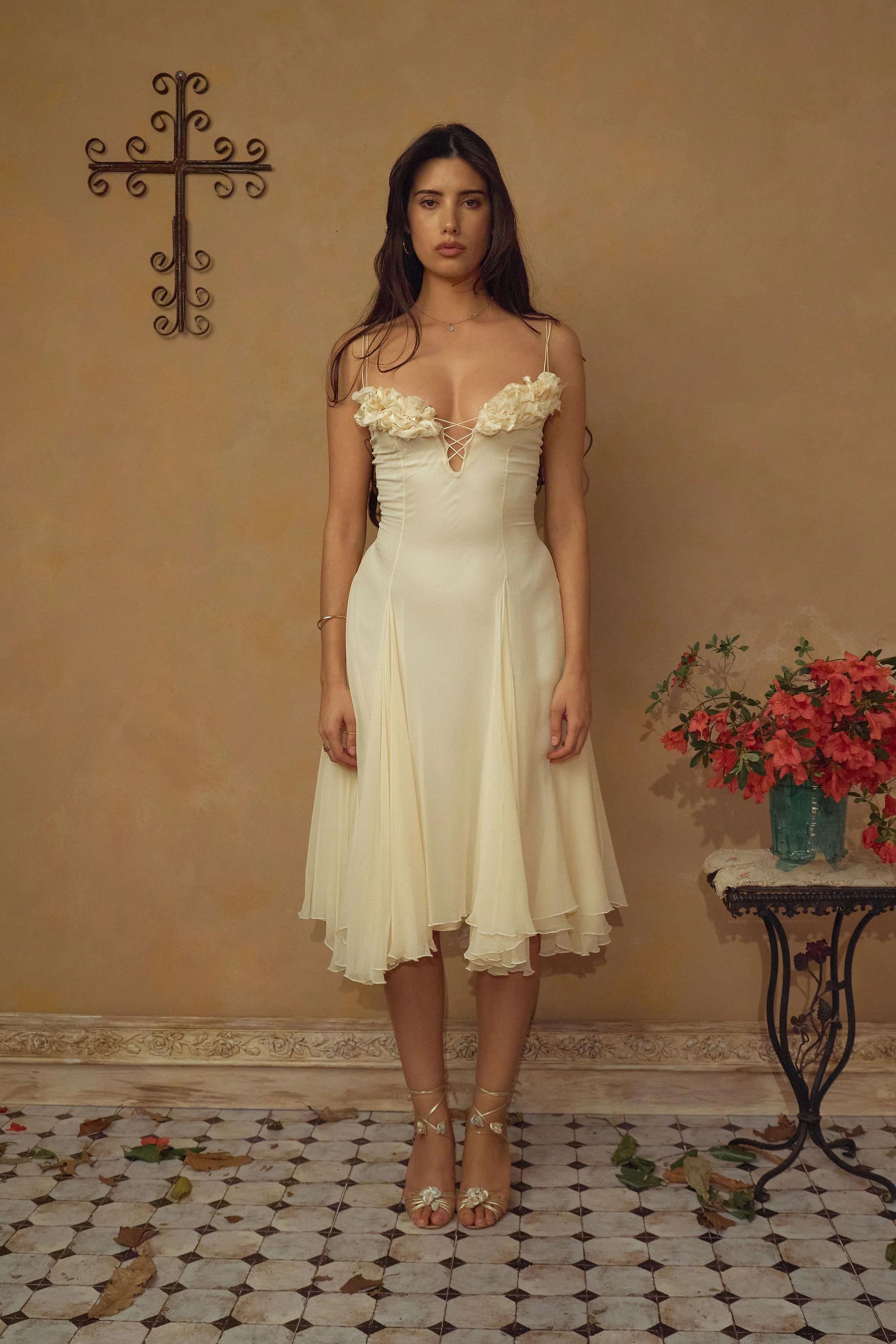 Vestito midi camicetta impreziosito con fiori