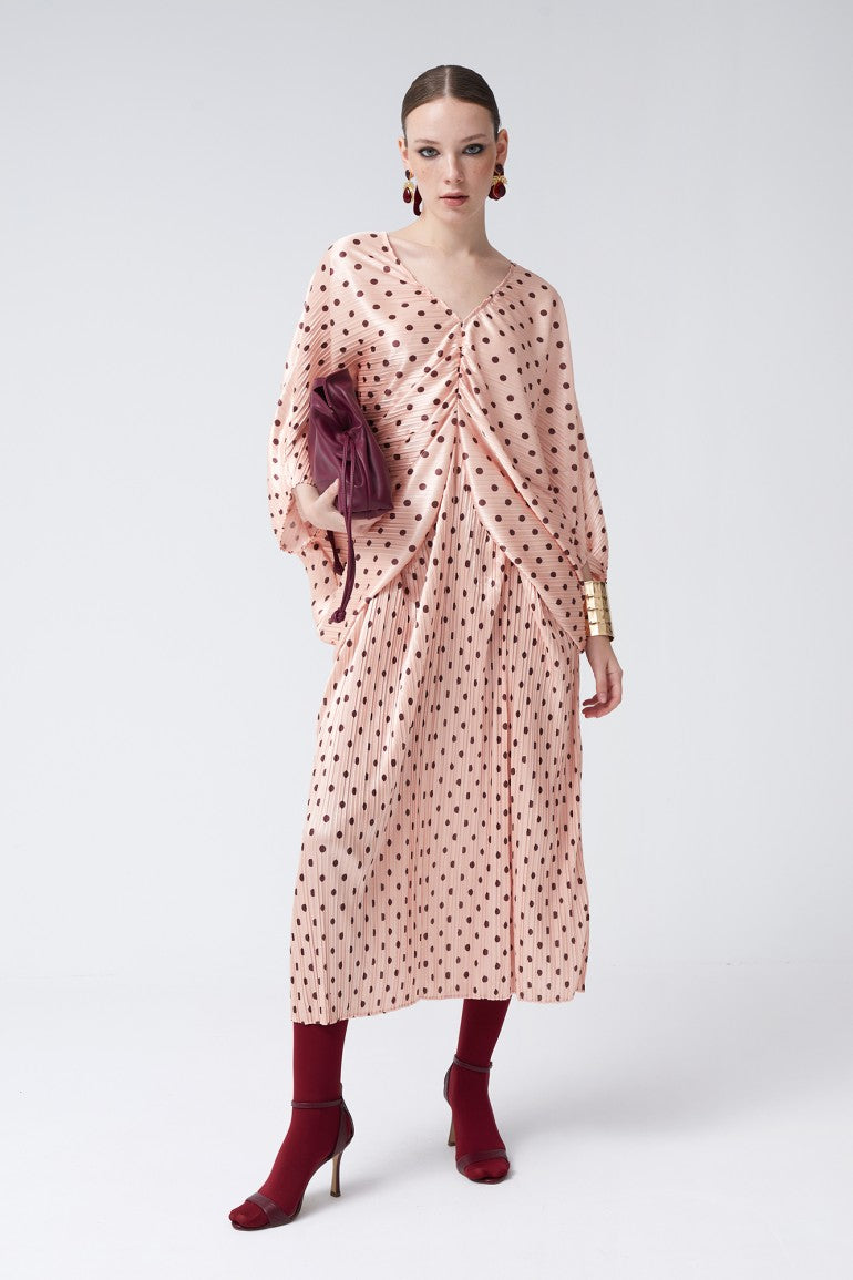 Vestito midi drappeggiato rosa a pois con scollo a V di Betty Rosa