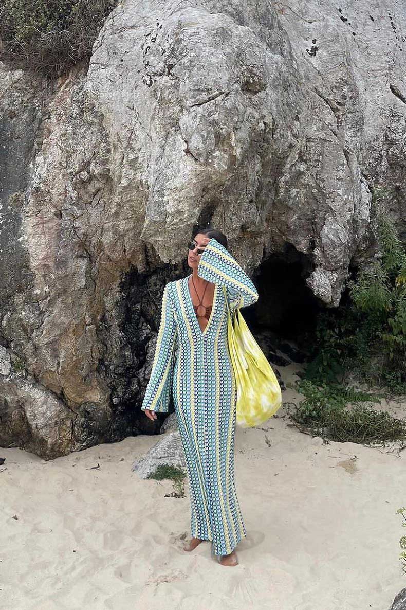 Vestito lungo bohémien con scollo a V, maniche a campana, motivo a onde a righe e crochet per vacanze in spiaggia