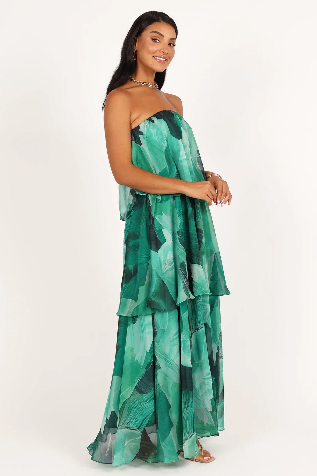 Abito lungo midi senza spalline Calista Green Bloom con balze