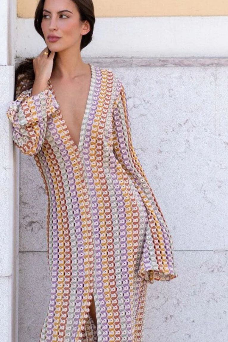 Vestito lungo bohémien con scollo a V, maniche a campana, motivo a onde a righe e crochet per vacanze in spiaggia