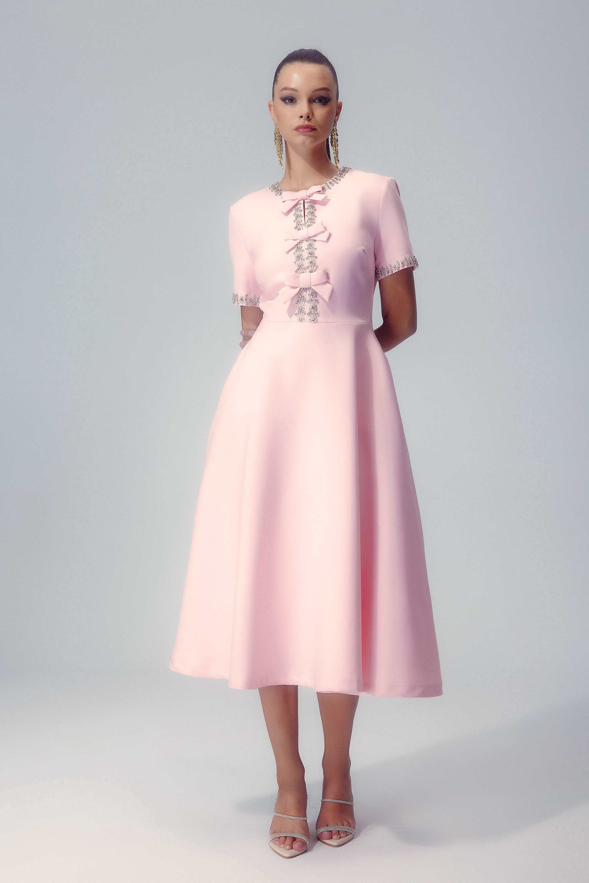 Vestito midi con fiocco Zoe e sterilgraniglie di cristallo