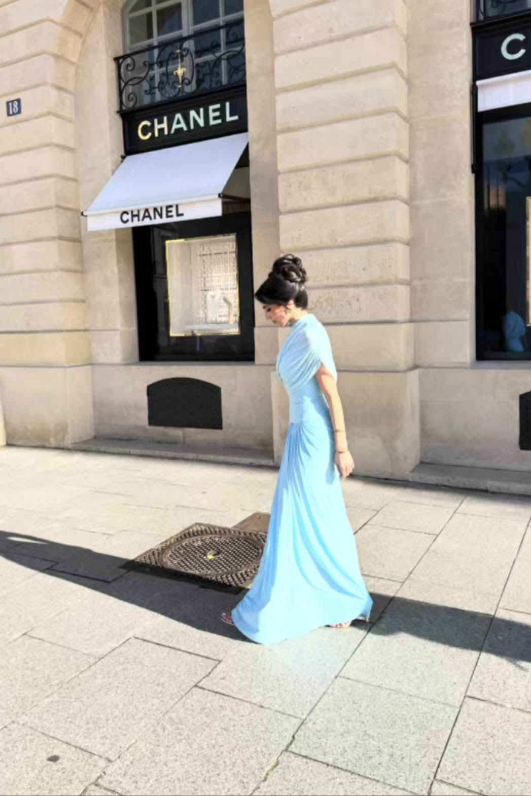 Abito lungo maxi increspato con drappeggio e fascia