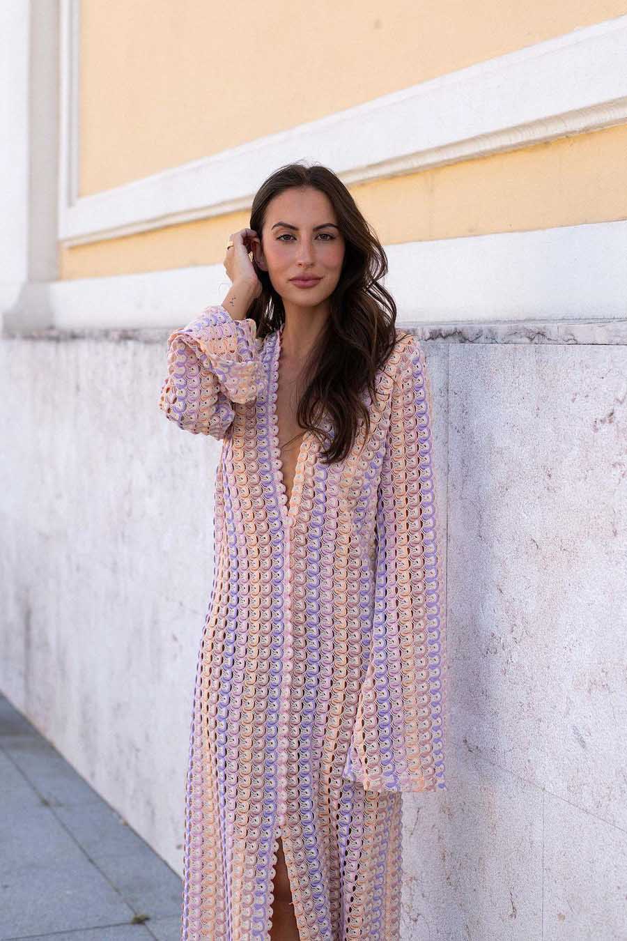 Vestito lungo bohémien con scollo a V, maniche a campana, motivo a onde a righe e crochet per vacanze in spiaggia