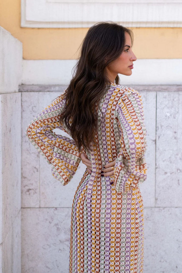 Vestito lungo bohémien con scollo a V, maniche a campana, motivo a onde a righe e crochet per vacanze in spiaggia