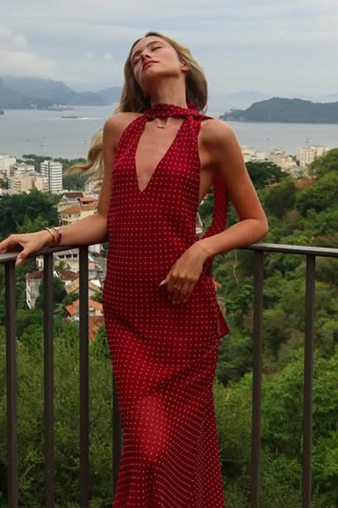 Vestito a pois con scollo a collo alto e blocchi di colore