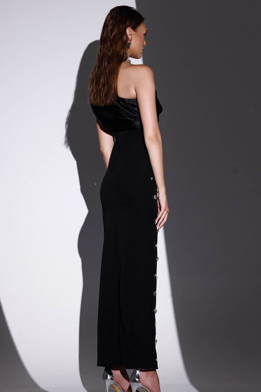 Vestito Midi con Spalline Inclinate e Strass