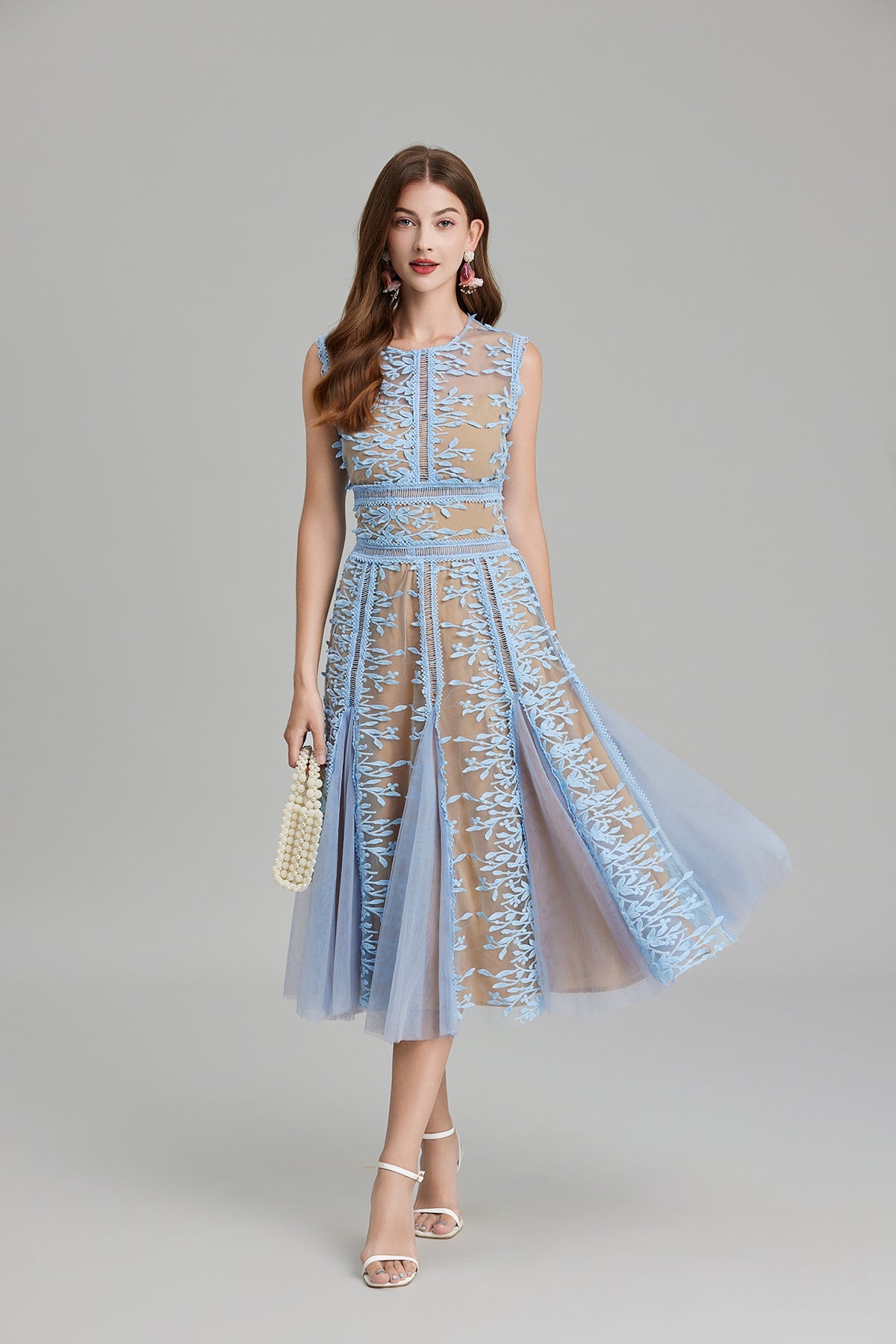 Vestito Midi in Pizzo con Collo Rotondo Maëlle Beige
