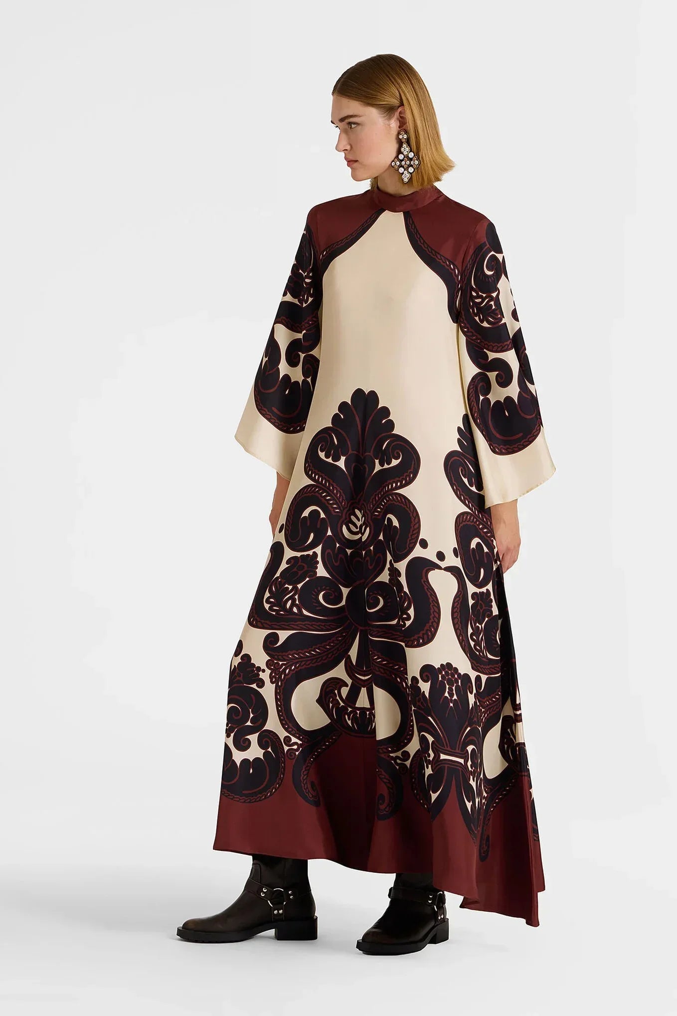 Vestito in satin con stampa di grenadella