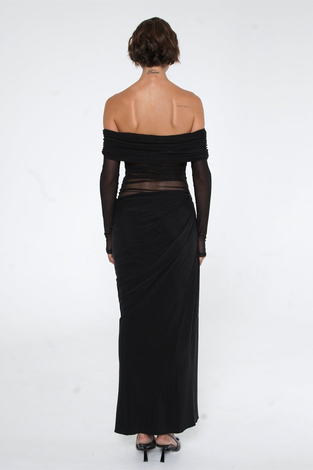 Vestito lungo trasparente con spalle scoperte Lillian