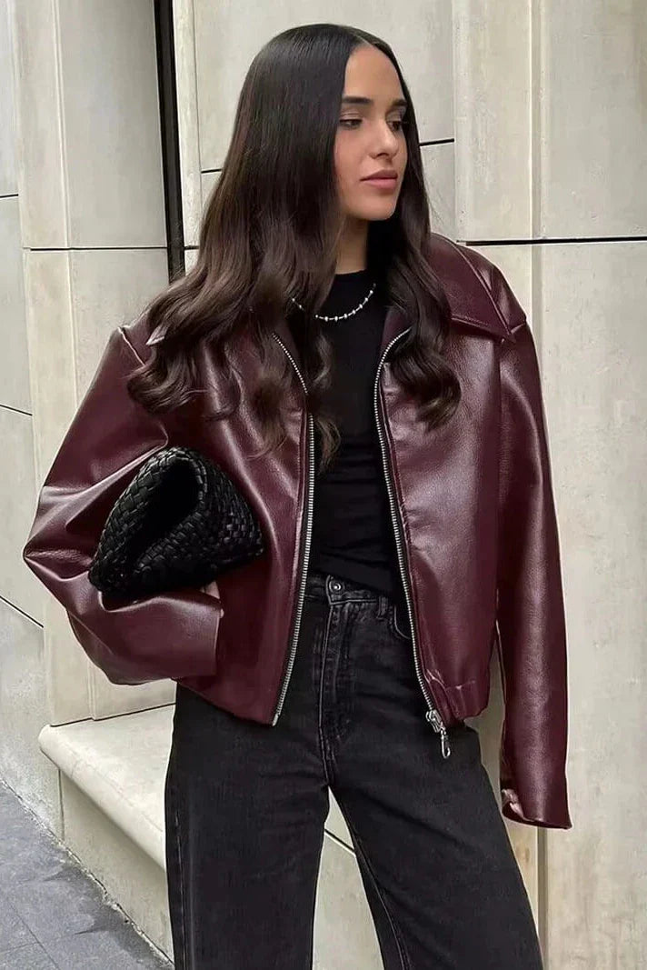 Giacca da motociclista elegante in pelle con rever