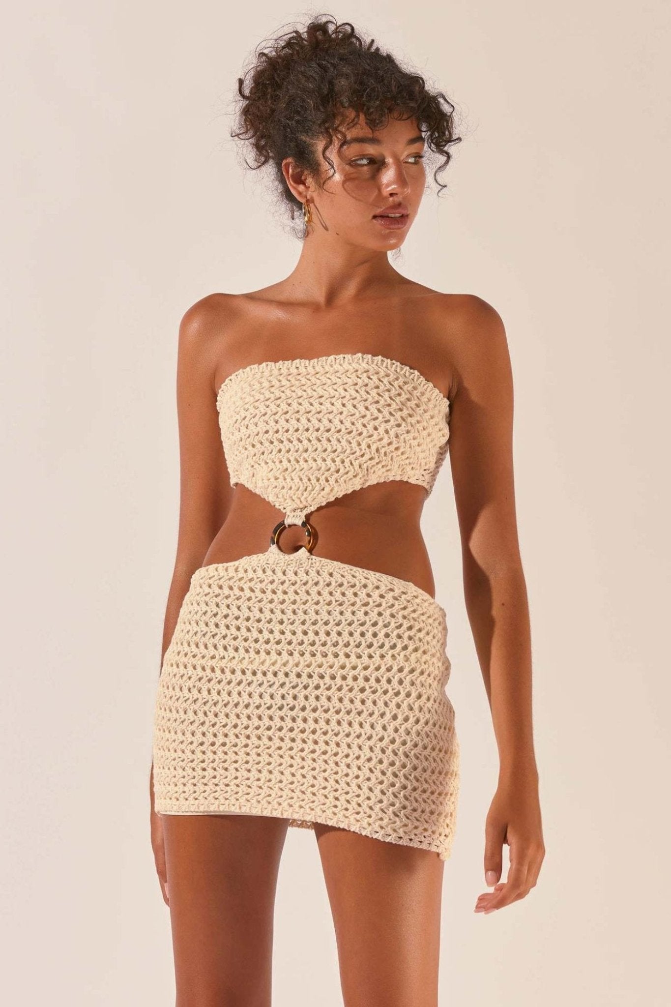 Vestito Mini Corto Senza Spalline con Taglio e Trama in Crochet Edna