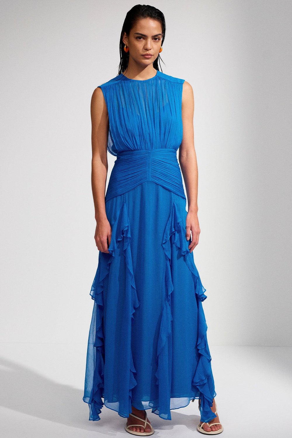 Vestito lungo maxi plissettato con scollo rotondo e volant Eileen