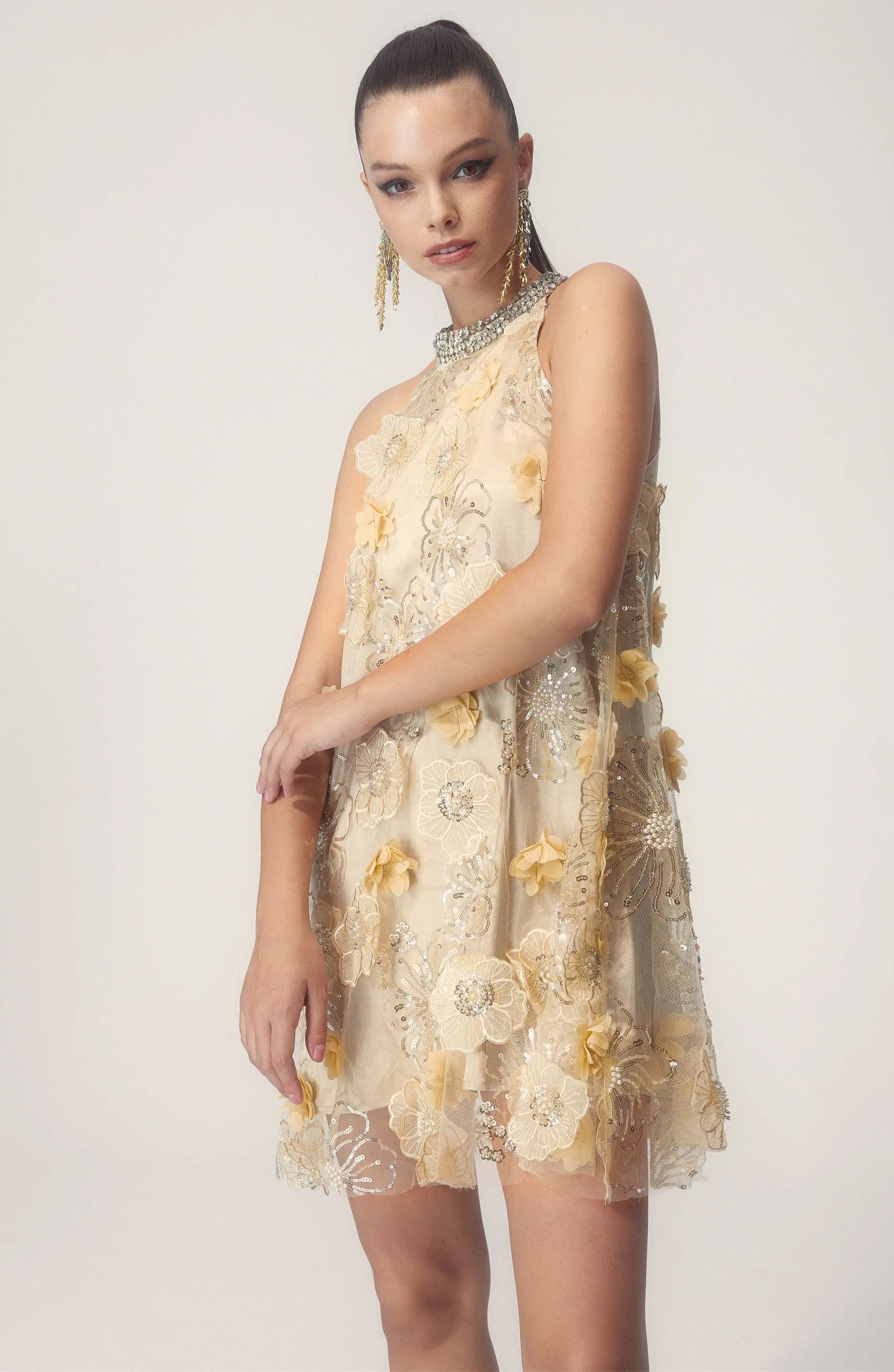 Vestito Mini con Increspature a Fiori e Sequin con Colletto a Base a Ella