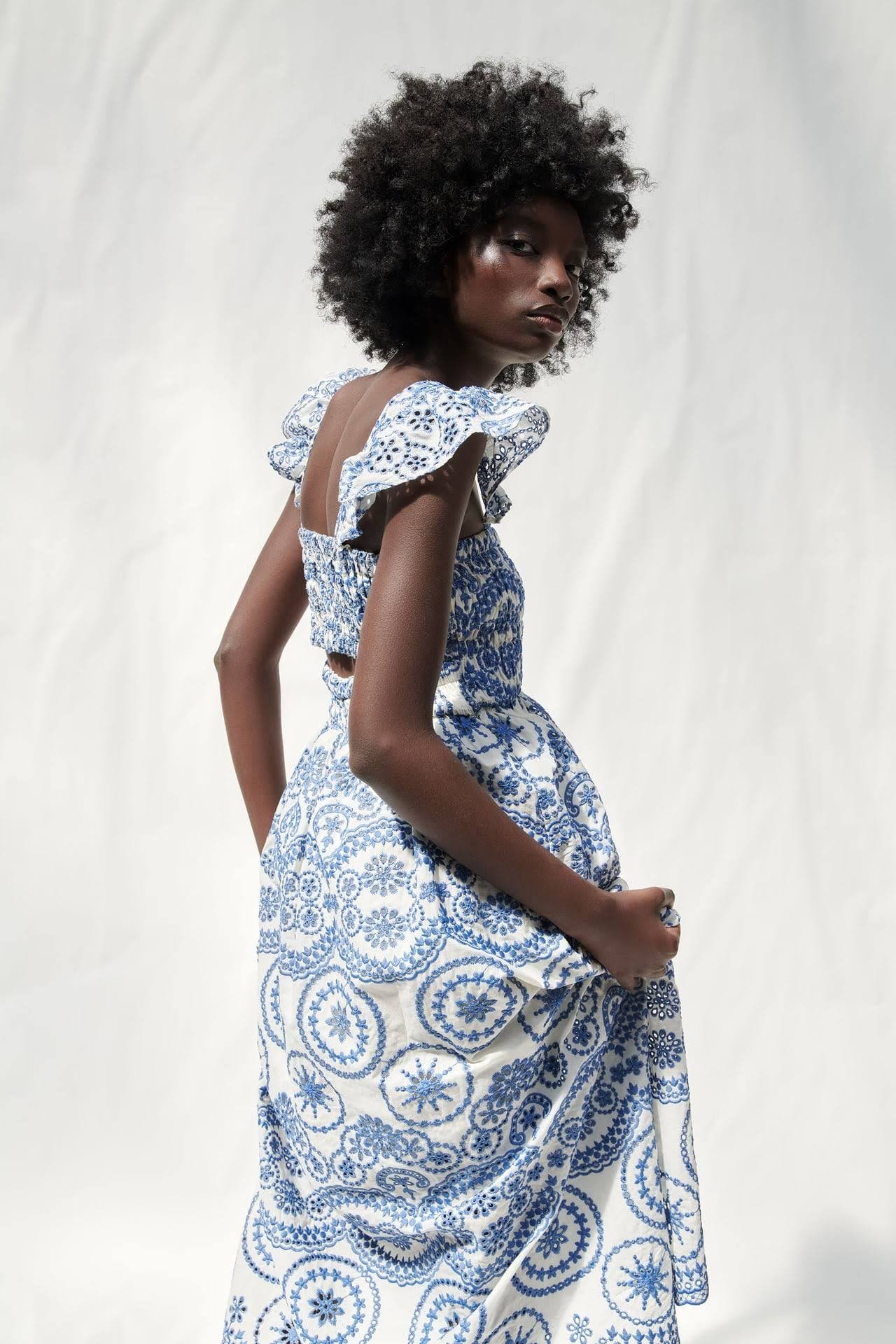 Vestito Midi con Corpetto Ricamato in Pizzo e Smock
