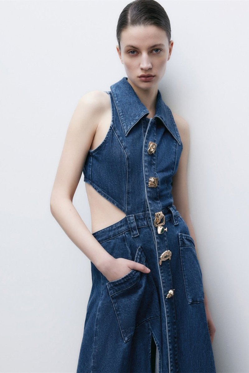 Vestito lungo in denim con colletto a revers e decorazioni a foratura