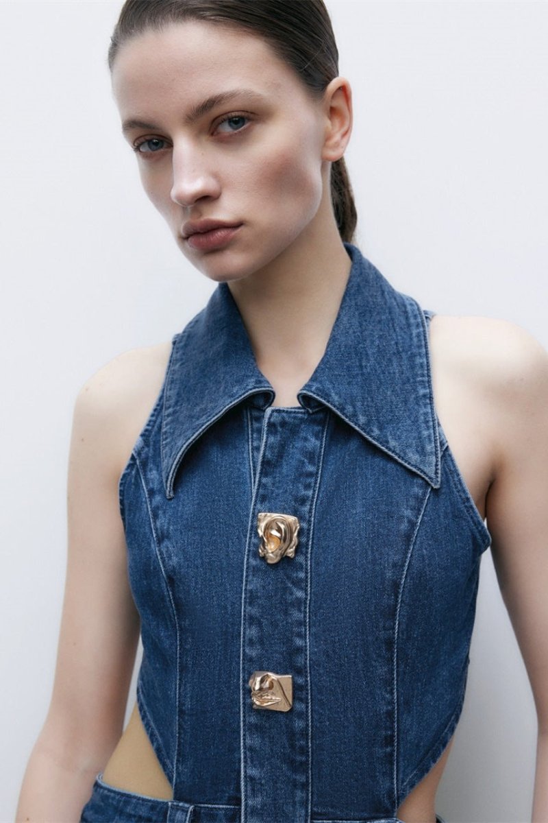Vestito lungo in denim con colletto a revers e decorazioni a foratura