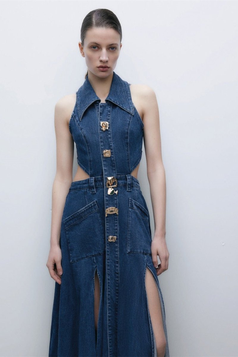 Vestito lungo in denim con colletto a revers e decorazioni a foratura