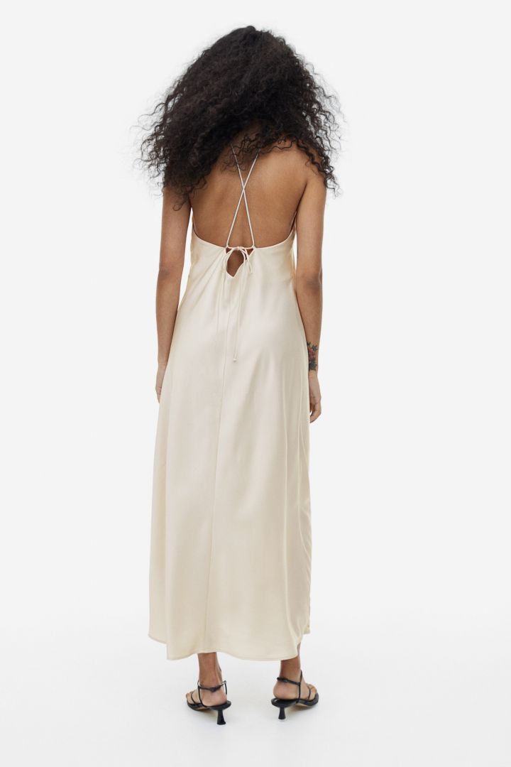 Vestito midi con scollo a collo alto rimovibile e fiore di Sia